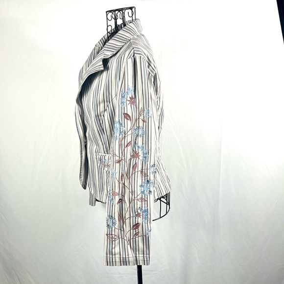 Jones Wear White and Blue Pinstriped Blazer Sports-Coat Woman’s Size 10 - Picture 3 of 7